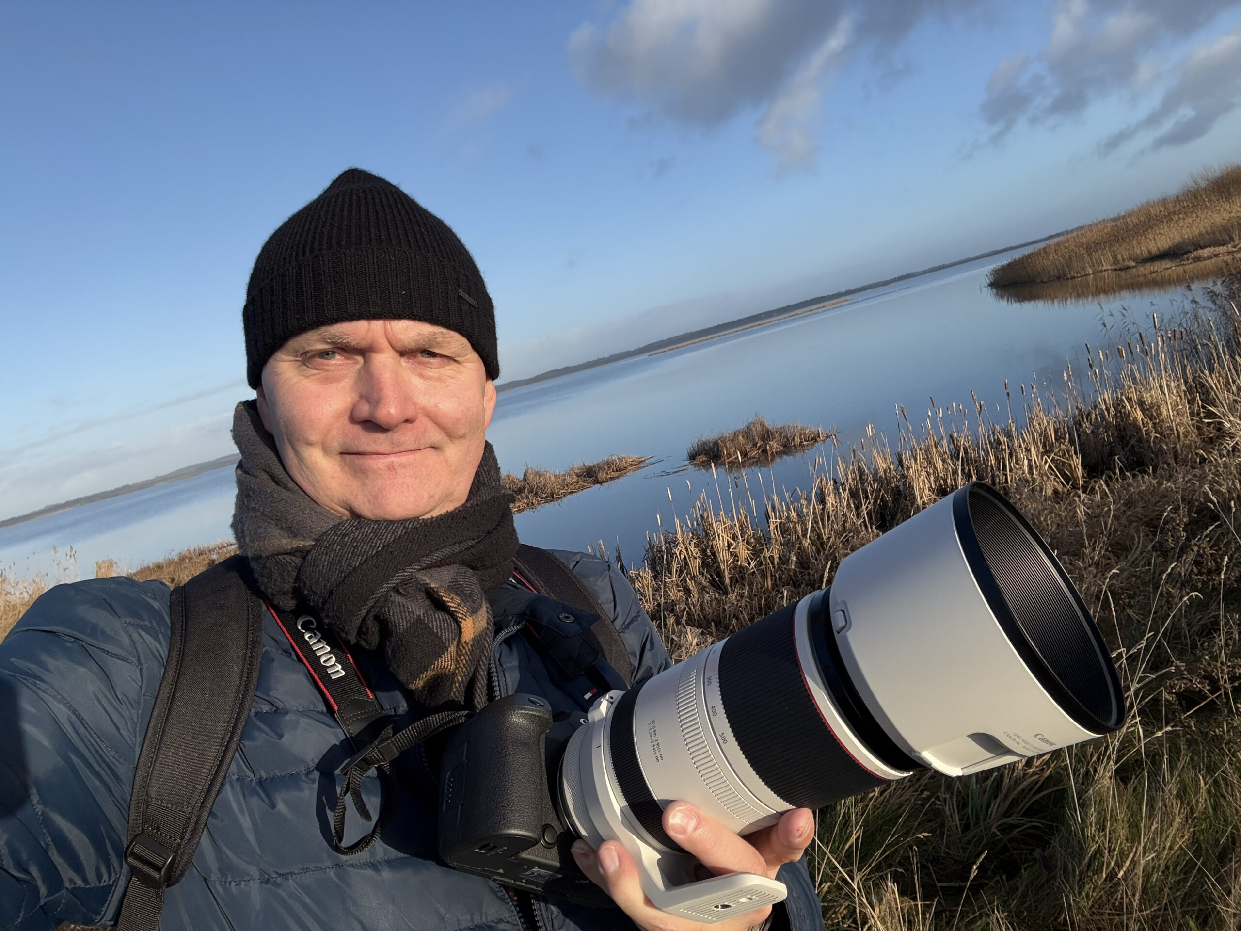Lars Klindt ved Filsø med mit Canon R5 Mark II kamera og RF 100-500 mm objektiv